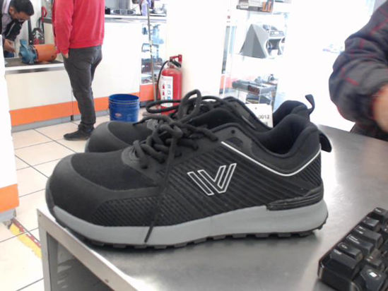 Van vien tenis 2025