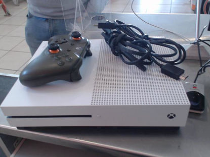 Foto de (sf) Xbox One S 1681 - Publicado el: 17 Abr 2025