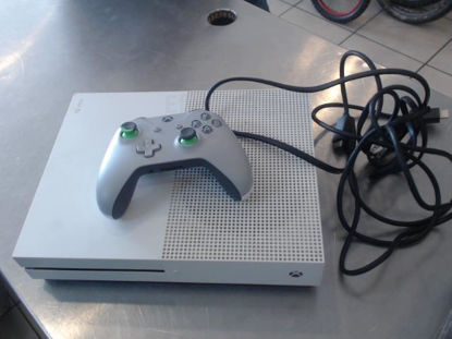 Foto de (sf) Xbox One S 1681 - Publicado el: 03 May 2025