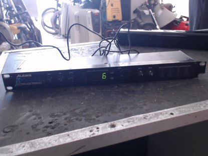 Foto de (sm) Cambiador De Voz Alesis Microverb V4 - Publicado el: 04 May 2025