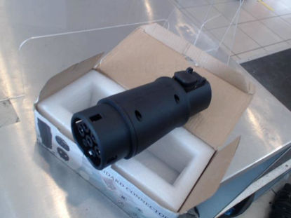 Foto de (sf) Standard Connector Tesla To Type 2 Adapter - Publicado el: 25 Abr 2025