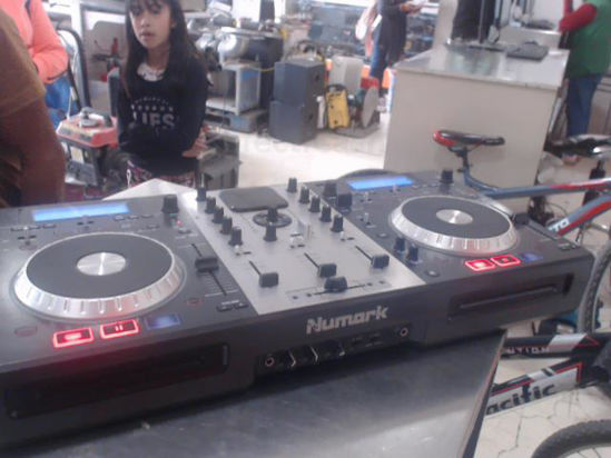 Foto de (sm) Numark  Mixdeck - Publicado el: 26 Abr 2025