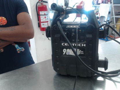 Foto de (sb) Cen-Tech 900 Jump Start - Publicado el: 20 Abr 2025