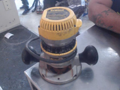 Foto de (sm)  Dewalt   Dw616 - Publicado el: 25 Abr 2025