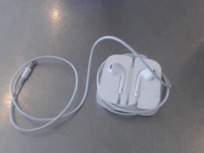Foto de (sf) Apple Alambricos - Publicado el: 26 Abr 2025