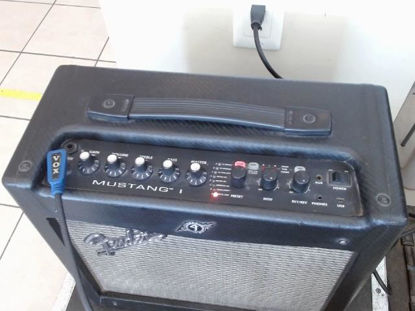 Foto de (sf) Fender  Mustang 1 - Publicado el: 30 May 2025